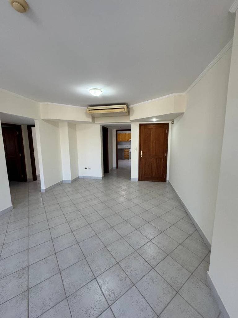 Alquilo departamento de dos dormitorios sobre Av. España – 2