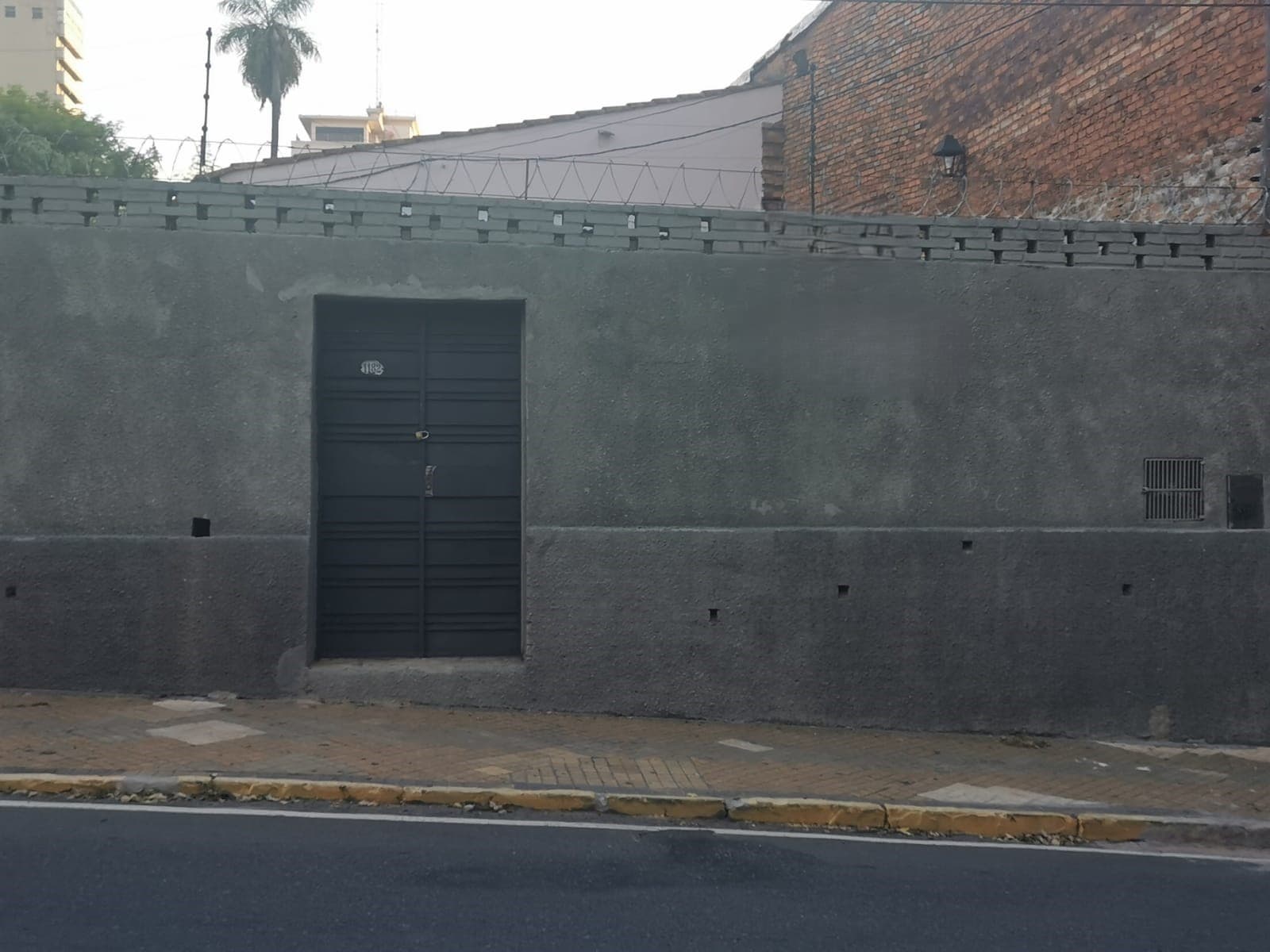 Vendo Terreno Con Casa Sobre Cerro Cora