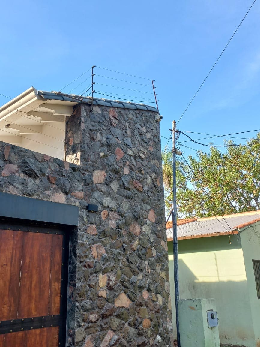 ALQUILO CASA SEMIAMOBLADA Y CON PISCINA EN LUQUE – 3