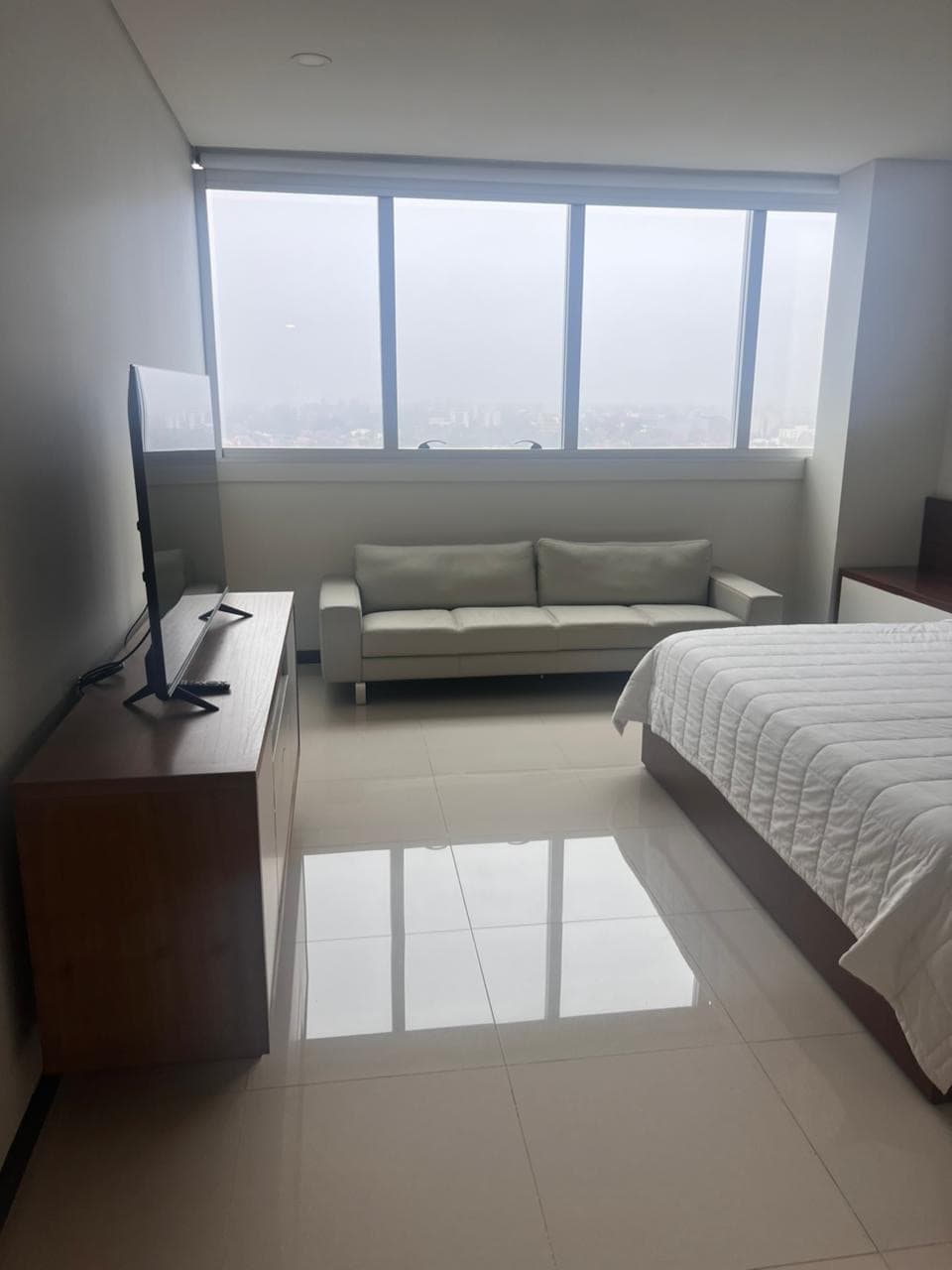 *ALQUILO FINO Y BELLO DPTO*  *Edificio MIAMI Towers* – 3