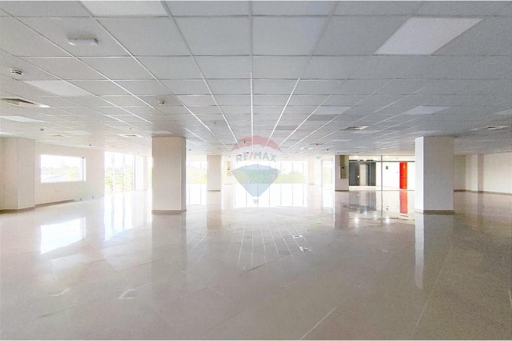 Alquilo Oficina de 485 m2 en Villa Morra – 3
