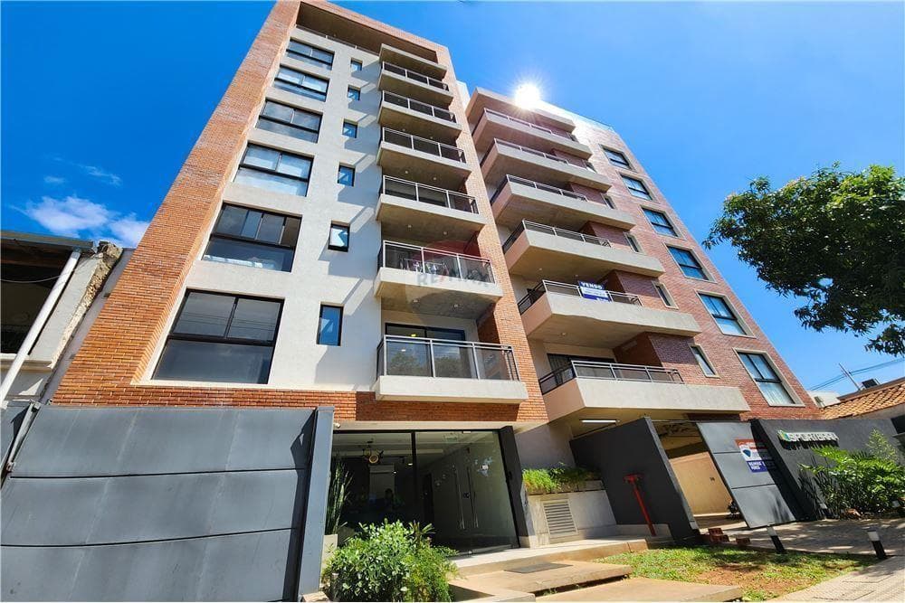 AMPLIO DEPARTAMENTO EN BARRIO LOS LAURELES