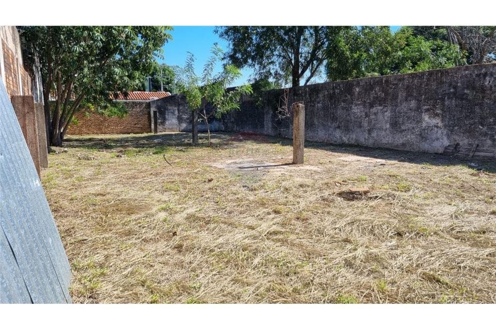 VENDO TERRENO AMURALLADO EN LAMBARE – 3