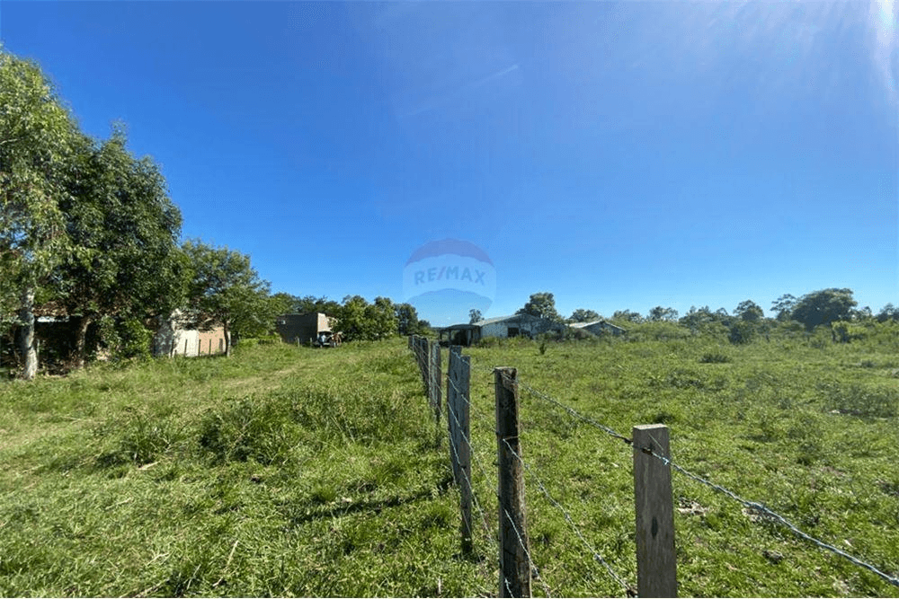 VENDO TERRENO DE 1 HA. MAS 1.050 M2.
