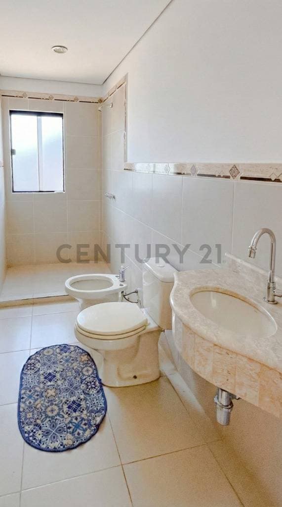 Alquilo Casa Luque - Laurelty (Z/ Av. Andrés Insfran)
