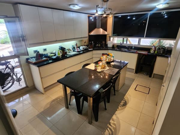 AMPLIA CASA EN CARMELITAS ASUNCIÓN – 3