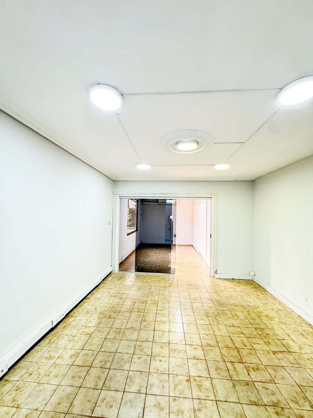 ALQUILO CASA PARA OFICINA ZONA BRASILIA Y ESPAÑA. – 3