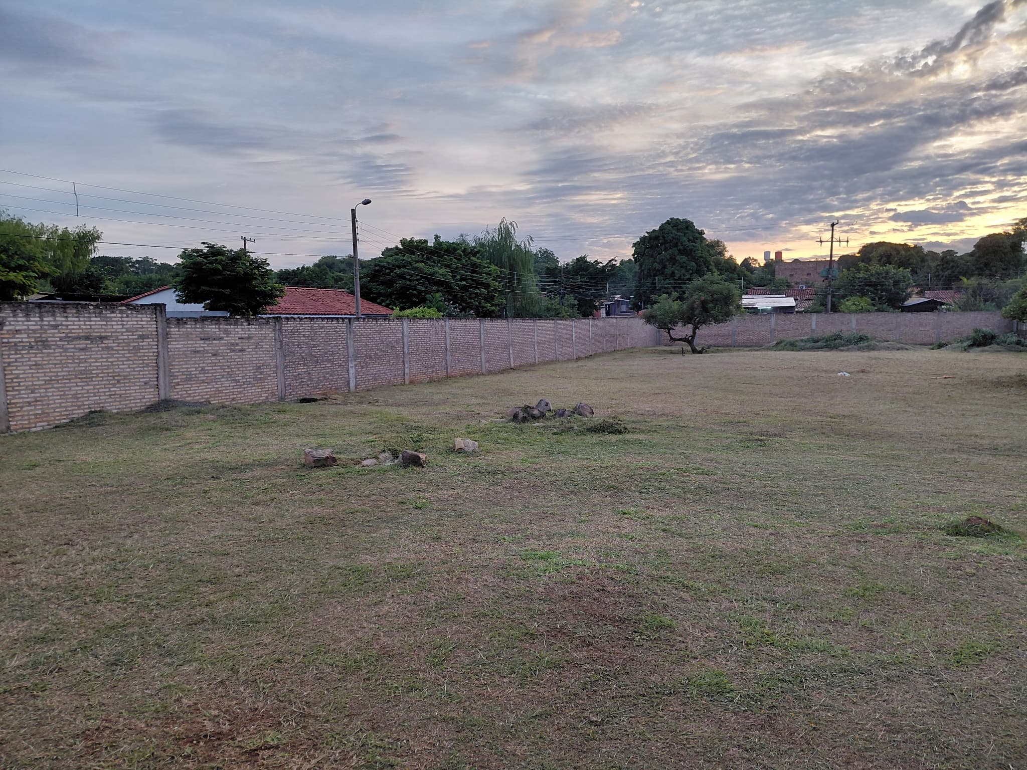 Amurallado En Esquina Nivelado Y Estrategico. Terreno 721 M2 – 3