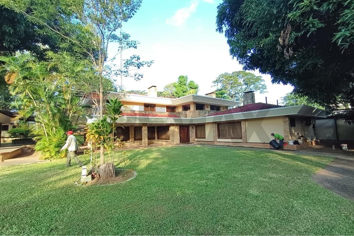 Exclusiva residencia premium en Esquina Barrio Felicidad, Lambaré – 2