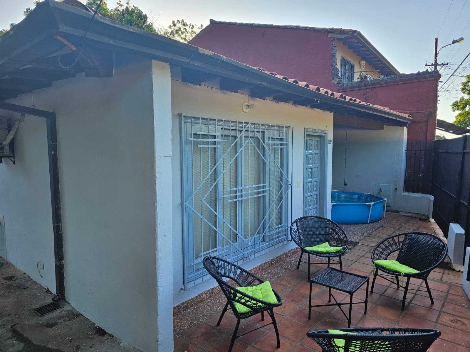 En Venta Casa en Fernando de la Mora, Zona Paseo 1811 – 2