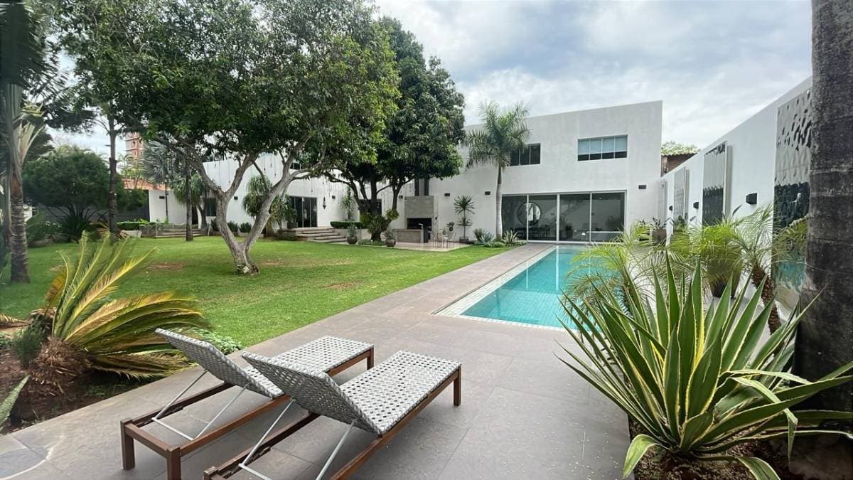 EN ALQUILER | EXCLUSIVA CASA MODERNA TOTALMENTE AMOBLADA