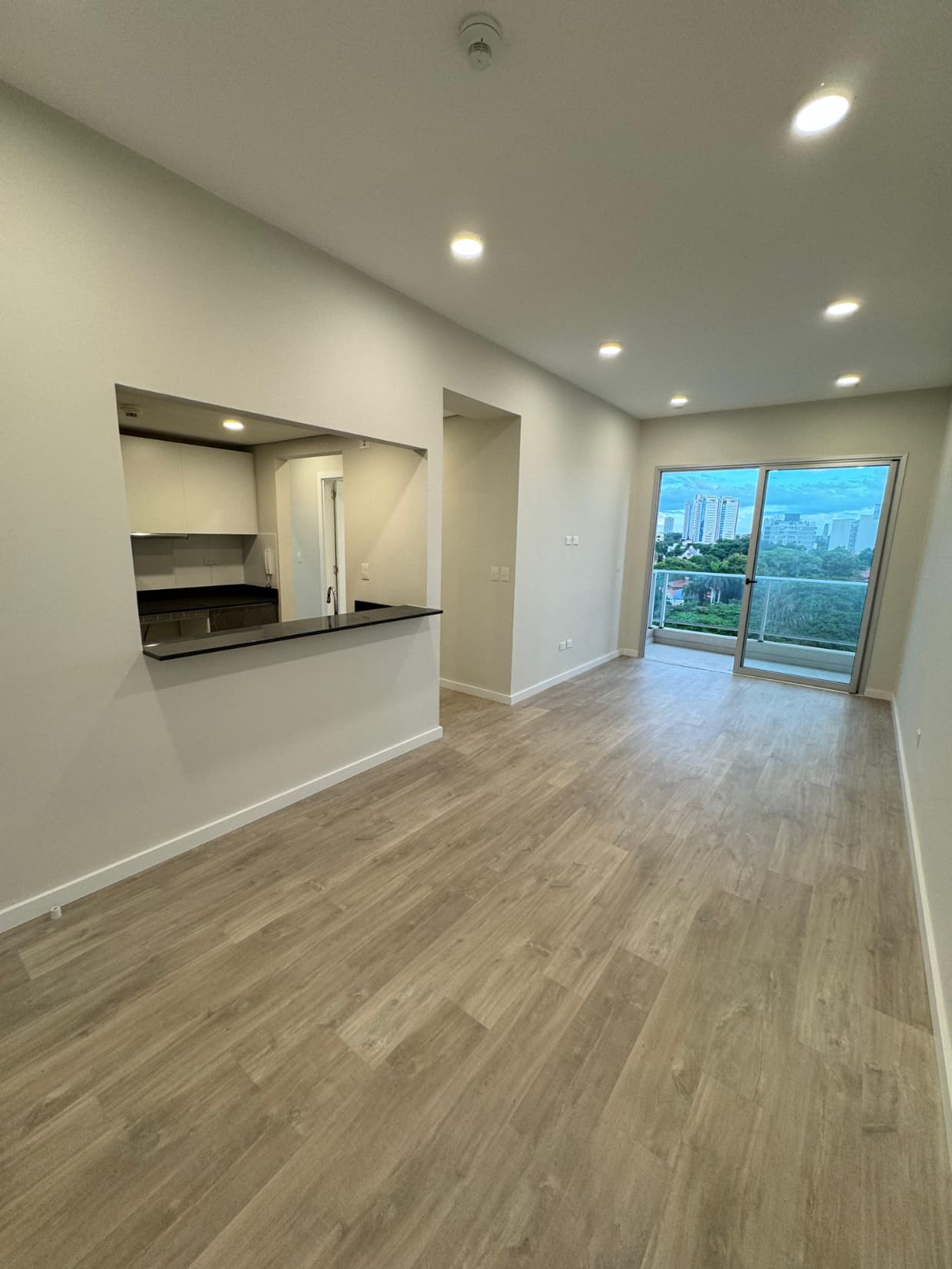 VENDO DEPTO DE DOS HABITACIONES EN FORVM MOLAS LÓPEZ – 3