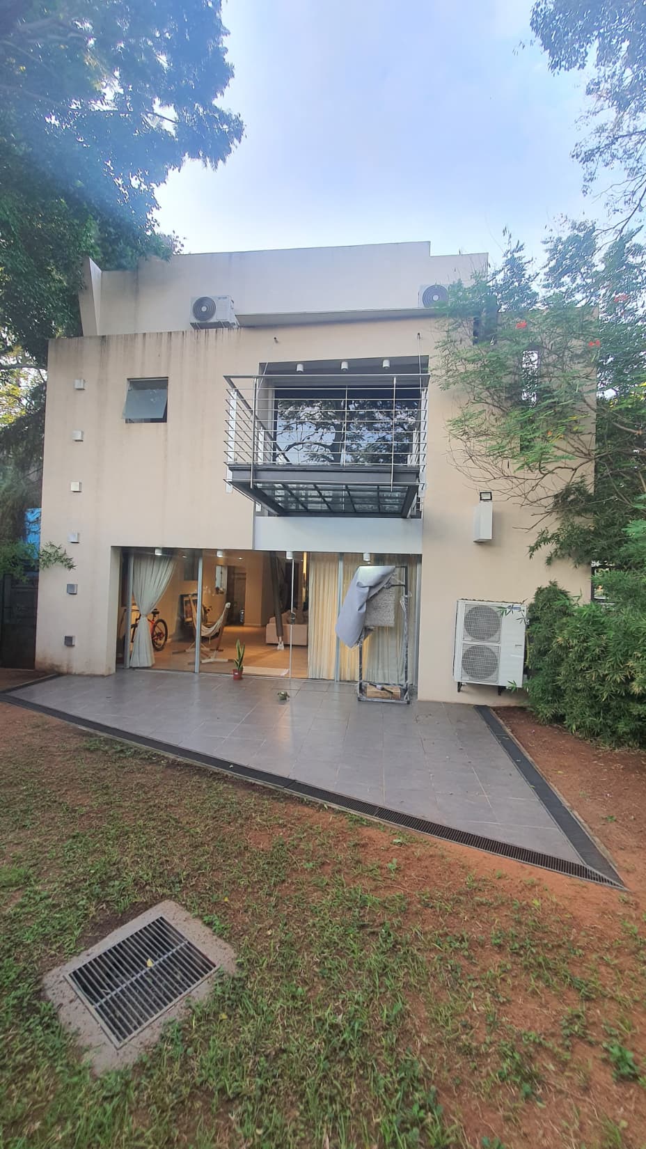 ALQUILO CASA EN CONDOMINIO TOTALMENTE AMOBLADA