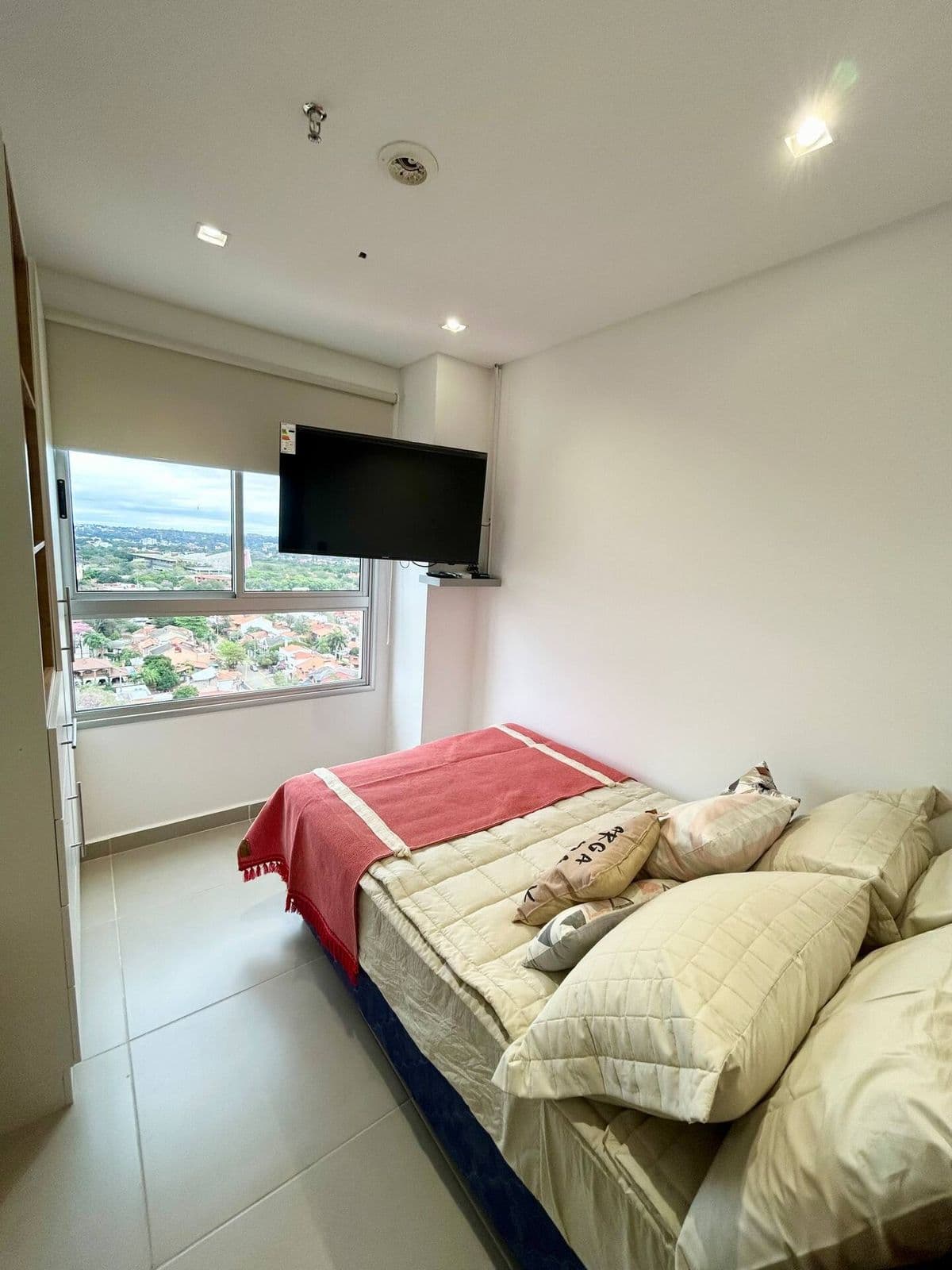 ALQUILO DEPARTAMENTO DE 3 HABITACIONES AMOBLADO EN MOLAS TOWER – 3