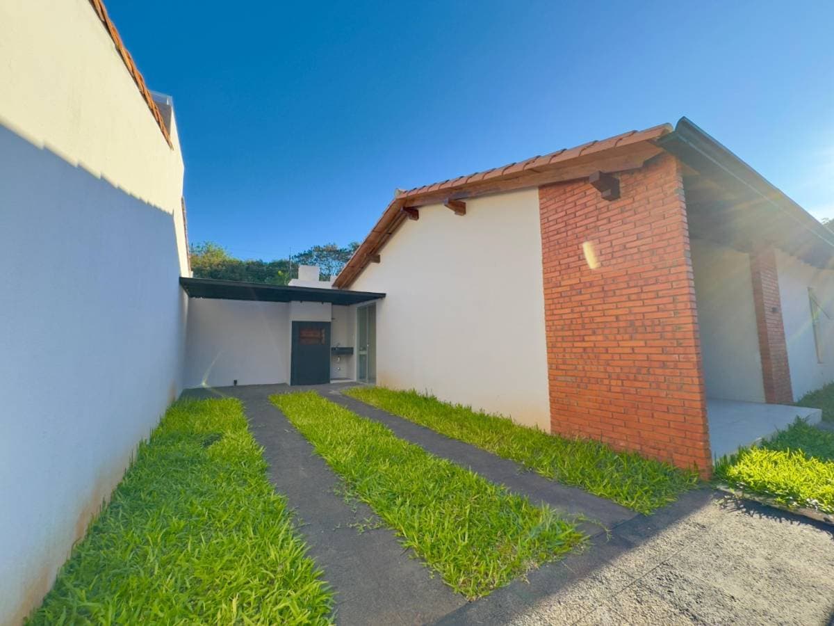 VENDO CHALET EN LUQUE – 3