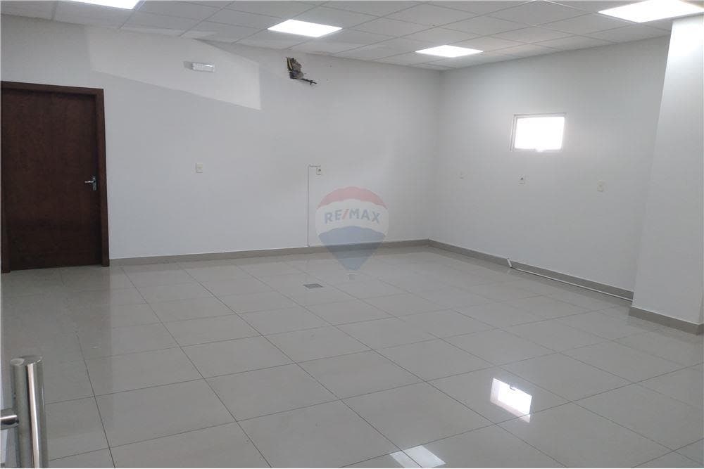 ALQUILO LOCAL COMERCIAL CON OFICINAS ZONA MUNICIPALIDAD ASUNCION – 3