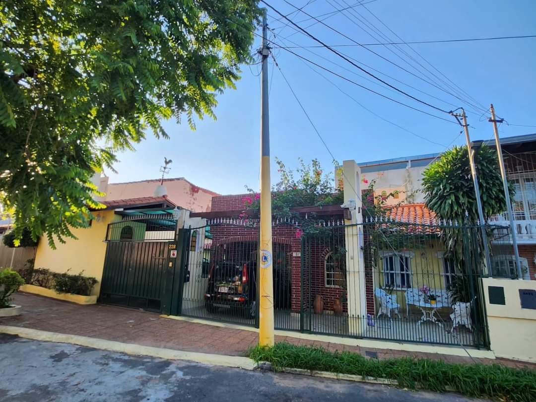 Casa Zona Villamorra Barrio Mburicao 0981 583583