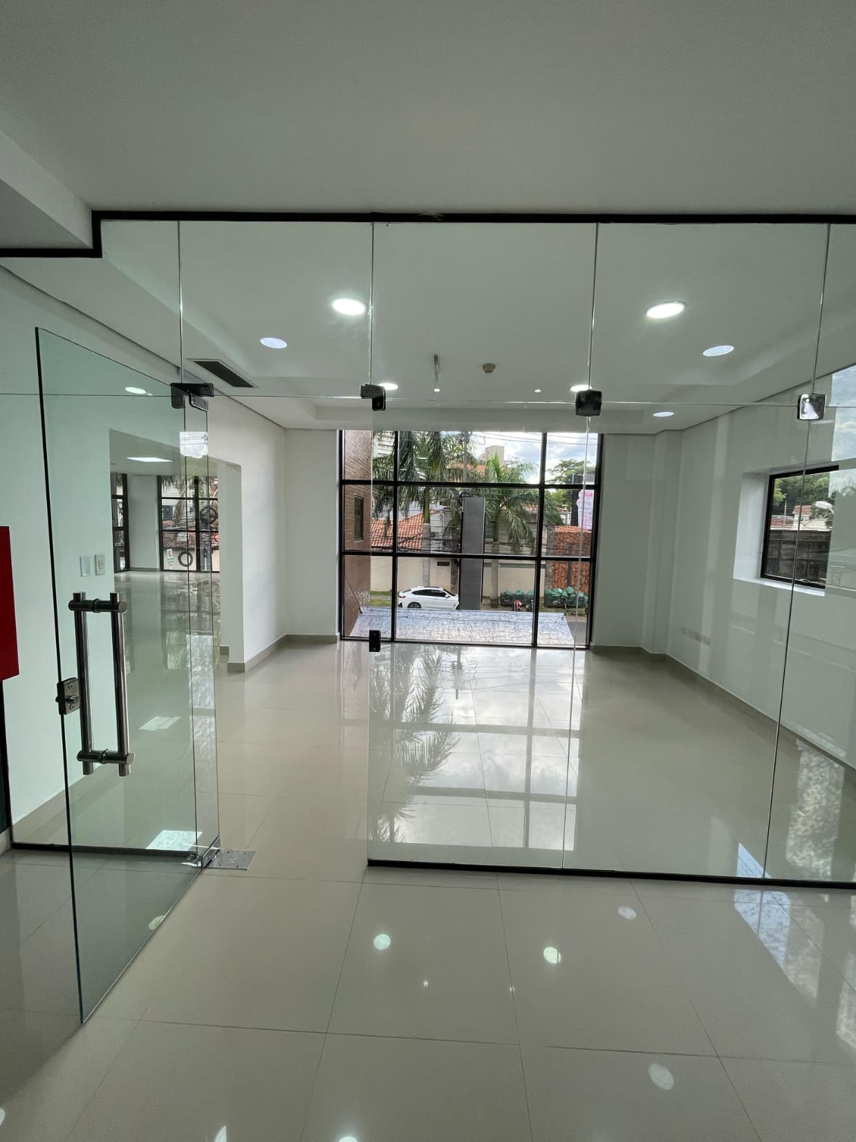 ZONA SHOPPING DEL SOL EN ALQUILER OFICINA DE 305 M2