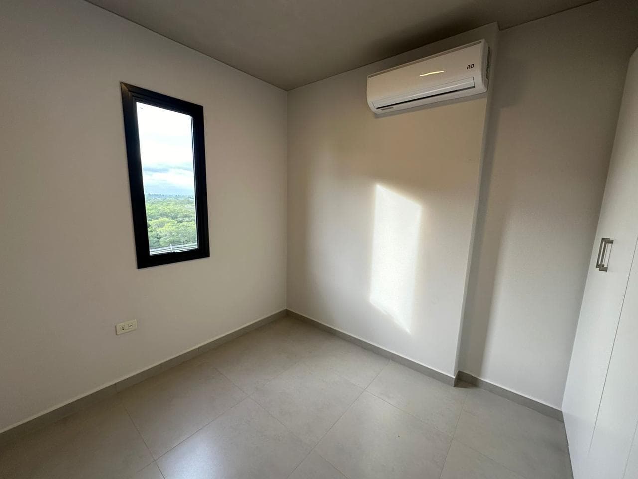 Alquilo Departamento de 3 habitaciones. Insiginia Soho. COD 030 – 2