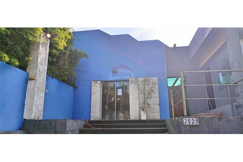VENDO TERRENO SOBRE AVENIDA ESPAÑA CASI BRASILIA