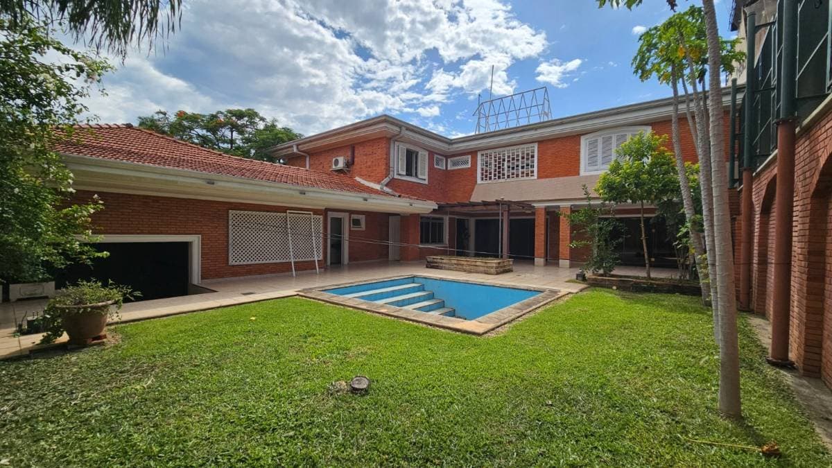 Alquilo Residencia en Villa Morra Ideal para Oficina o Vivienda