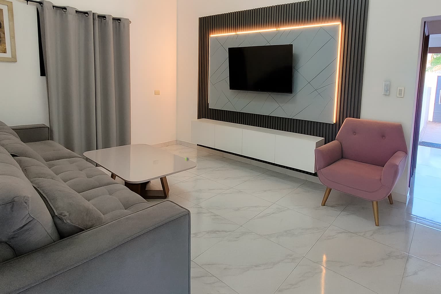En venta casa de 3 dorm con piscina-Los Laureles – 2