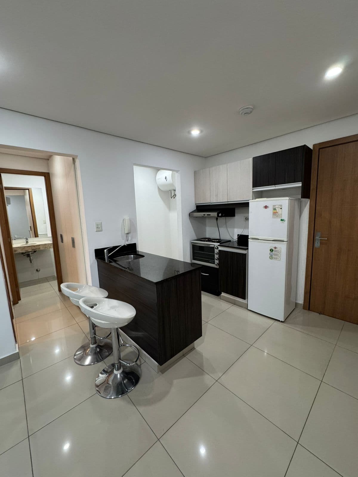 BARRIO JARA, EN VENTA, DEPTO DE 1 DORMITORIO AMOBLADO CON COCHERA – 2