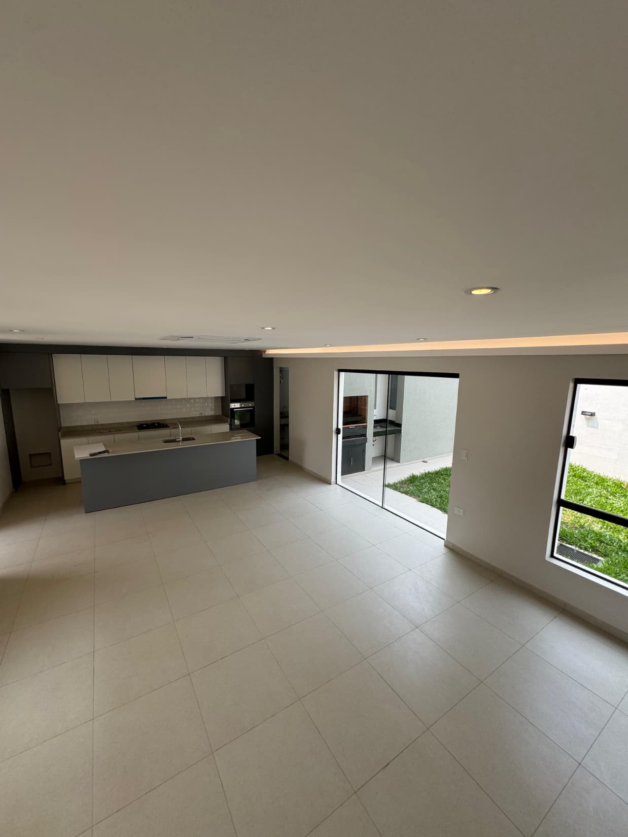 VENDO DUPLEX- LUQUE ZONA AEROPUERTO