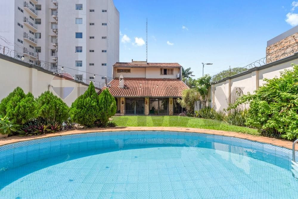 EN VENTA AMPLIA CASA ENEL CORAZON DEL BO HERRERA DE ASU