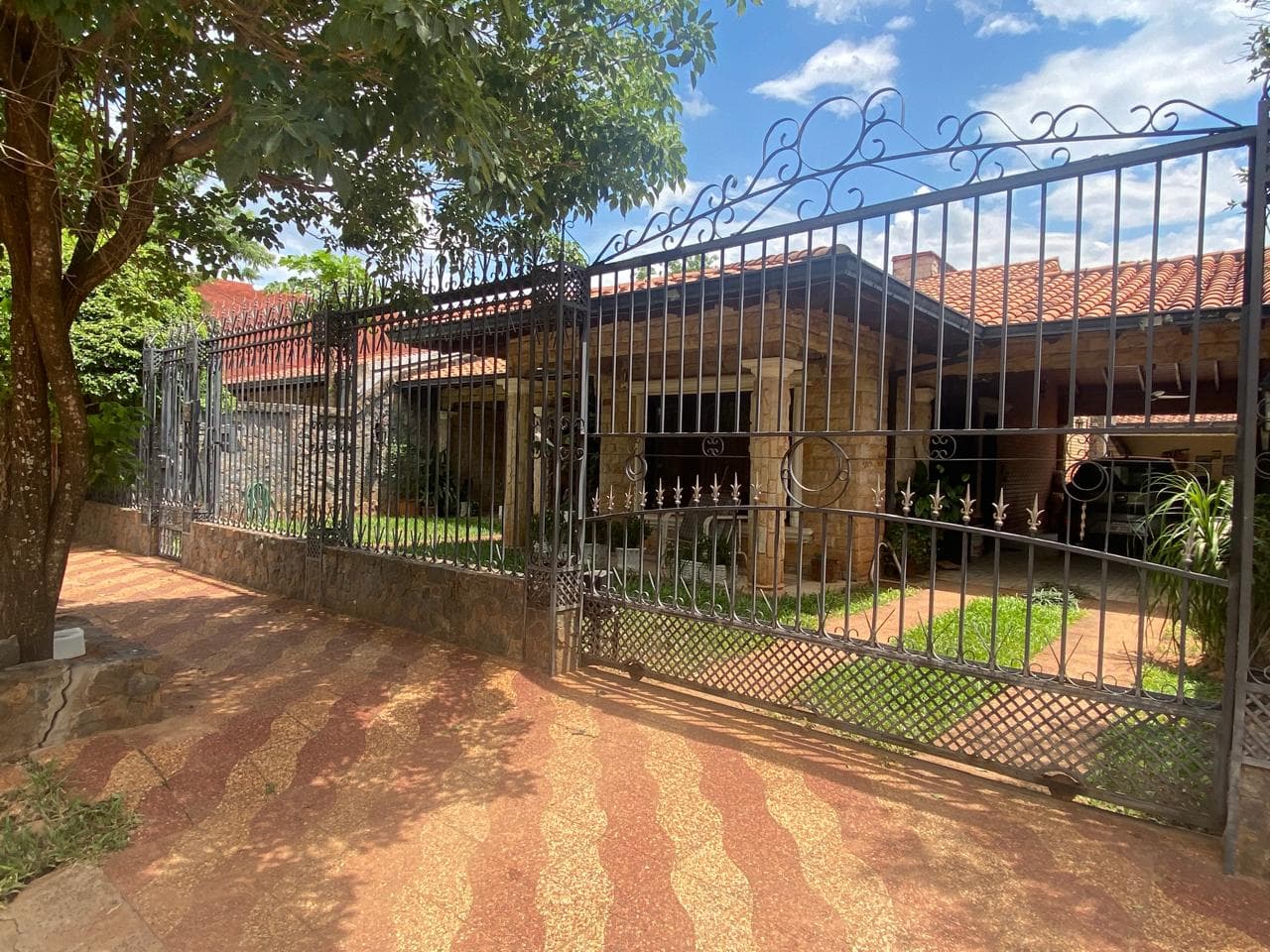 A LA VENTA HERMOSA CASA EN MRA – 2