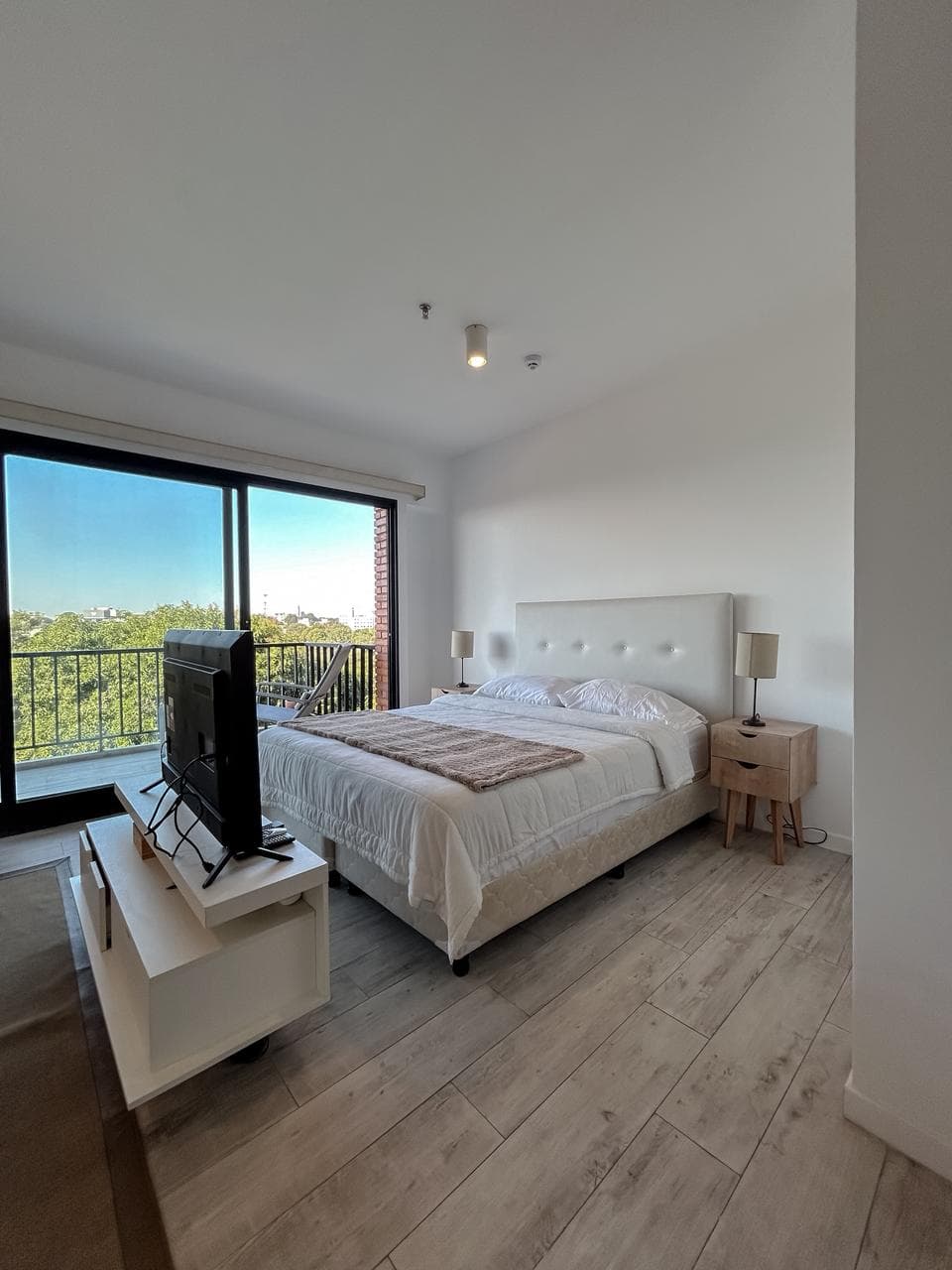 ALQUILO MONOAMBIENTE AMOBLADO EN BARRIO JARA. – 2