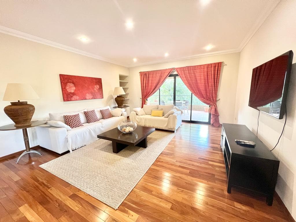 En Alquiler Departamento De 3 Habitaciones A124-