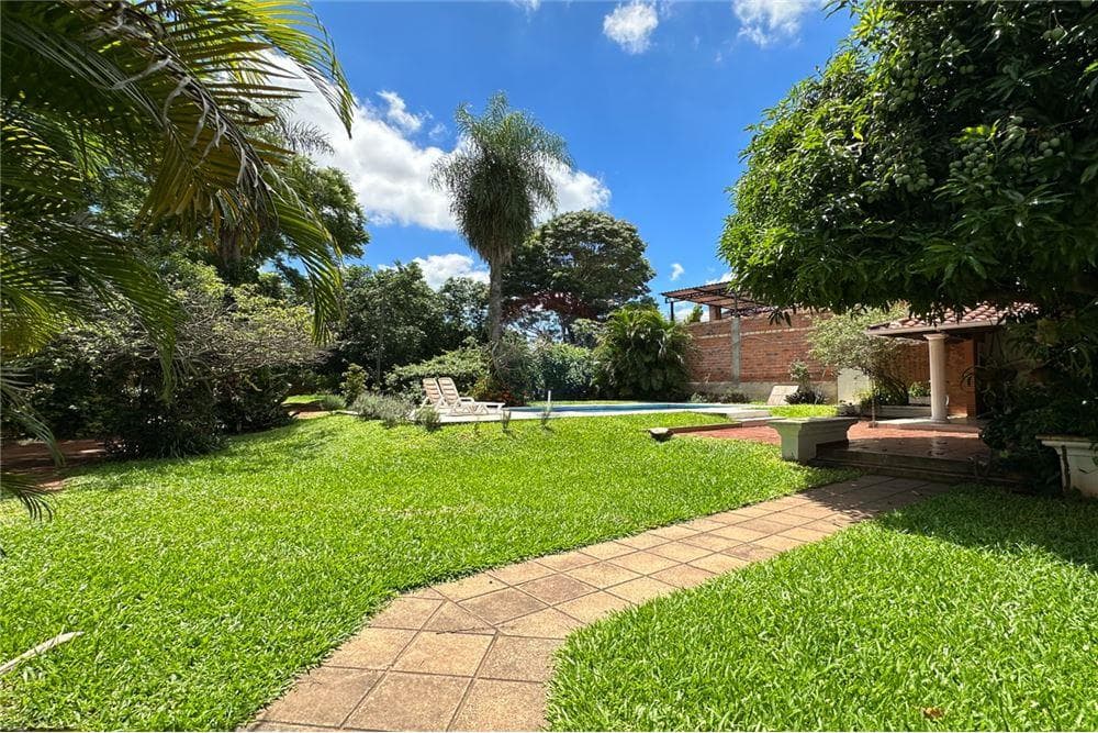 IMPONENTE PROPIEDAD DE 1.894 M2. EN FERNANDO NORTE – 3