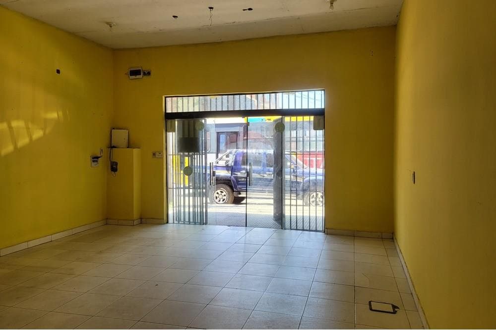ALQUILO SALON COMERCIAL EN FERNANDO DE LA MORA