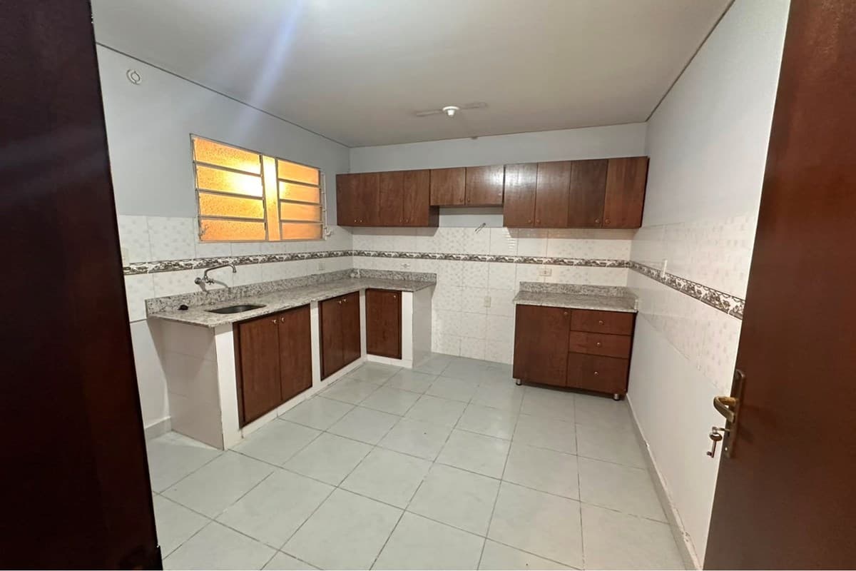 ALQUILO CASA EN LAMBARE – 3