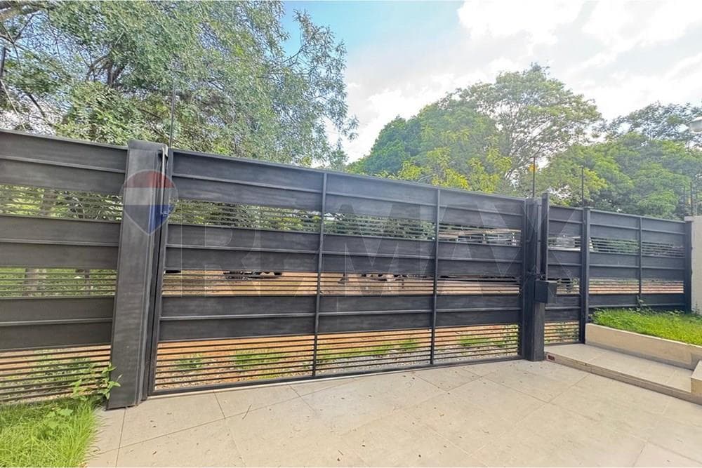CHALET EN VENTA - LUQUE – 2