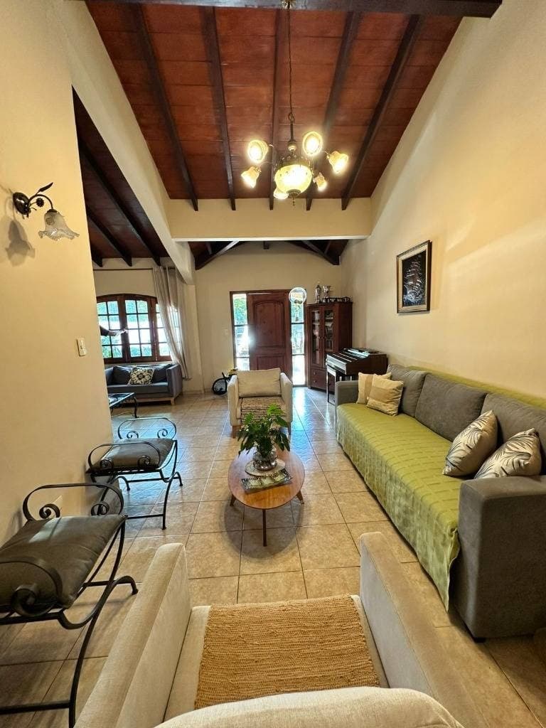 ALQUILO CASA PARA OFICINA O VIVIENDA DETRAS DEL SH. MULTIPLAZA – 2