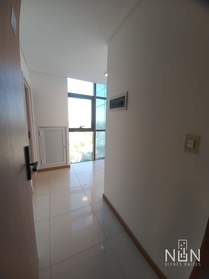 Oficina en alquiler c/ cochera en Avenida Aviadores del Chaco – 3