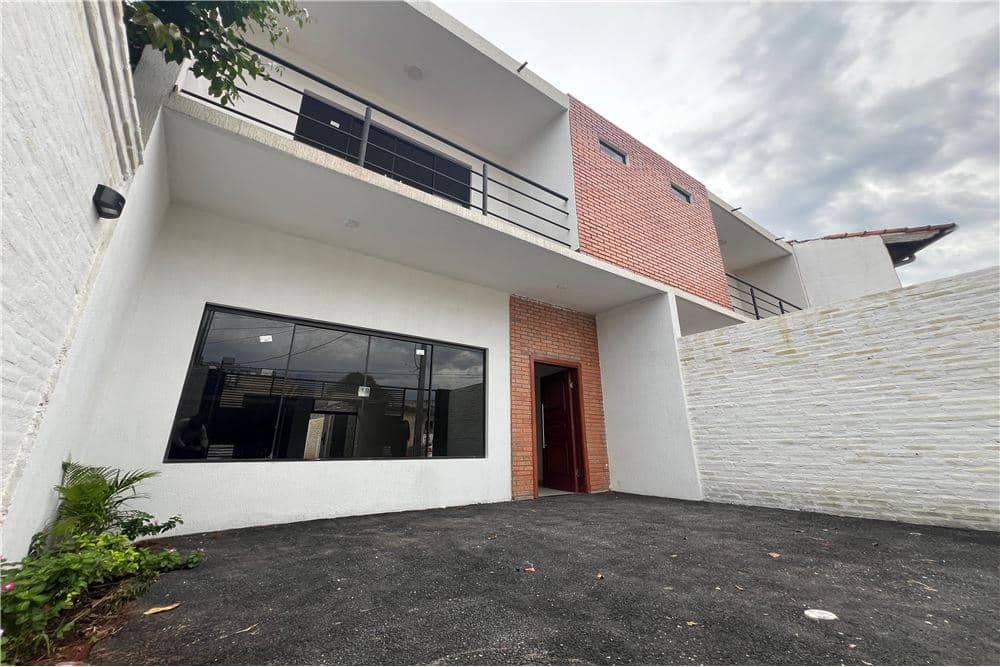 VENDO HERMOSO DUPLEX EN FDO ZONA NORTE