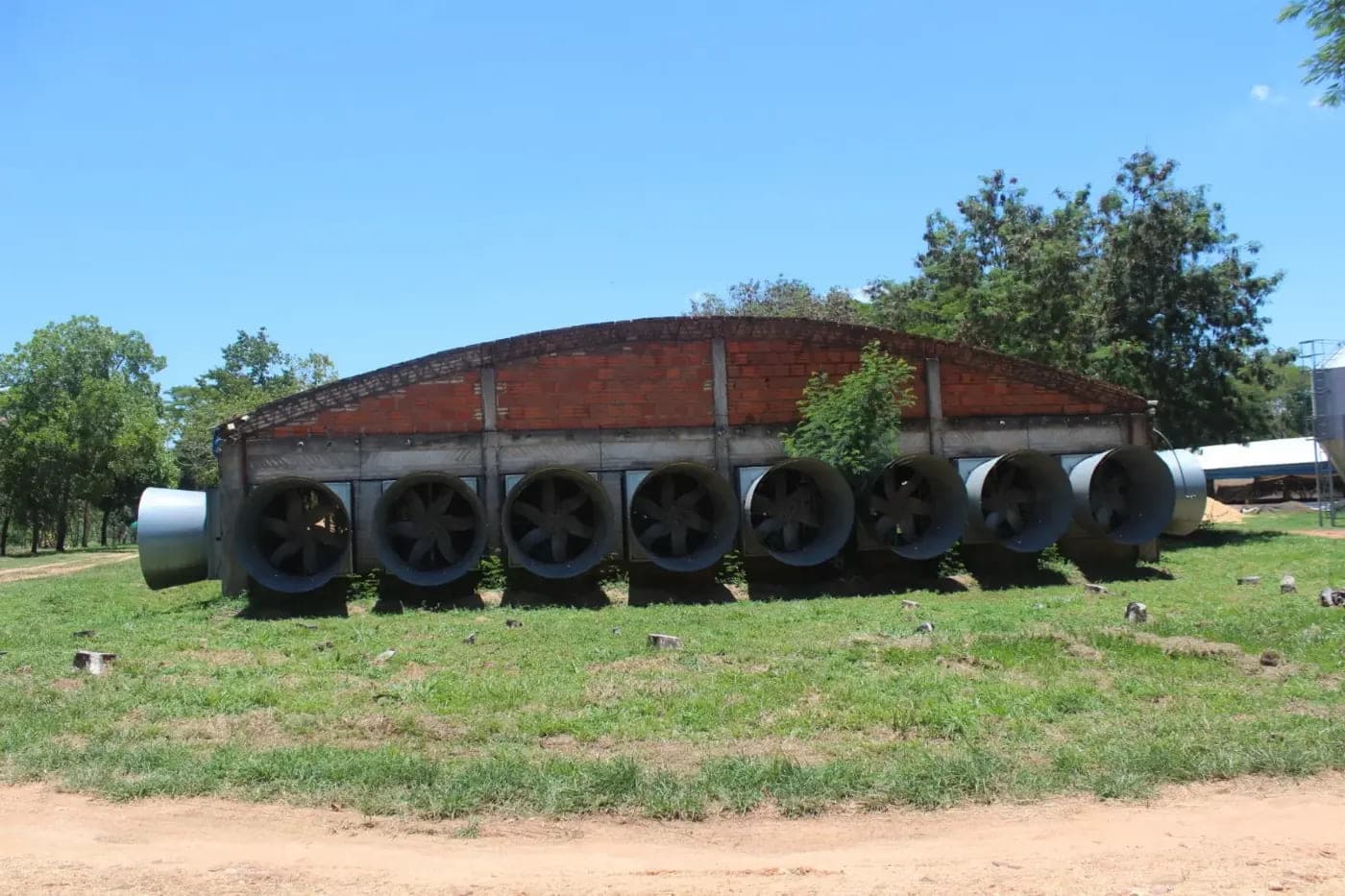 Hermosa Granja Avicola en Villeta con 2 Galpones para producción de carne – 3