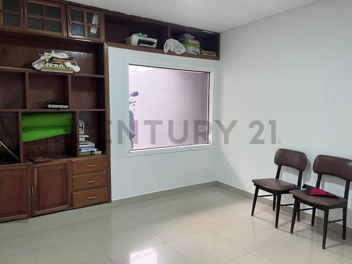Se alquila residencia a media cuadra del Cit – 2