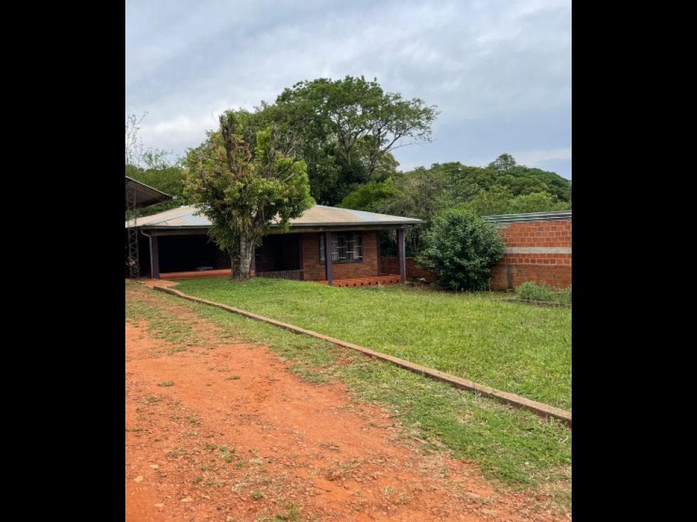 EN VENTA HERMOSA CASA EN EL DEPARTAMENTO DE ITAPÚA.
