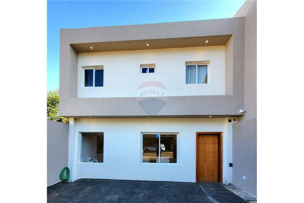 EN VENTA DÚPLEX EN FERNANDO DE LA MORA ZONA NORTE