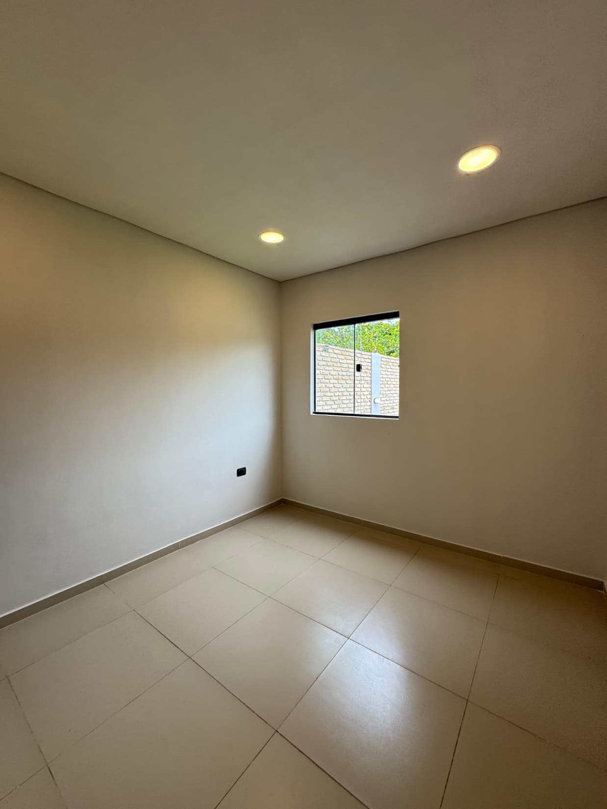 EN VENTA CASA TIPO CHALET A ESTRENAR EN LUQUE – 3