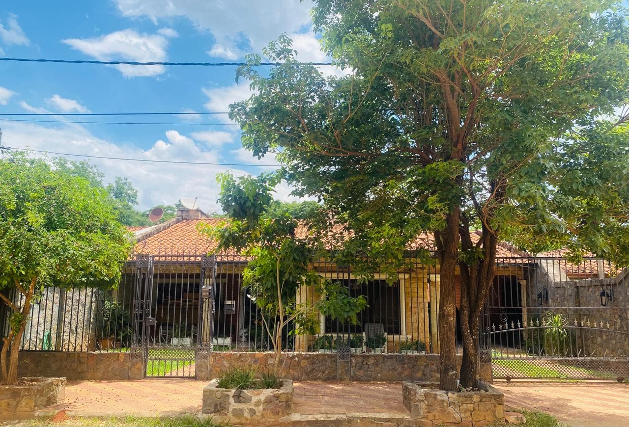 A LA VENTA HERMOSA CASA EN MRA