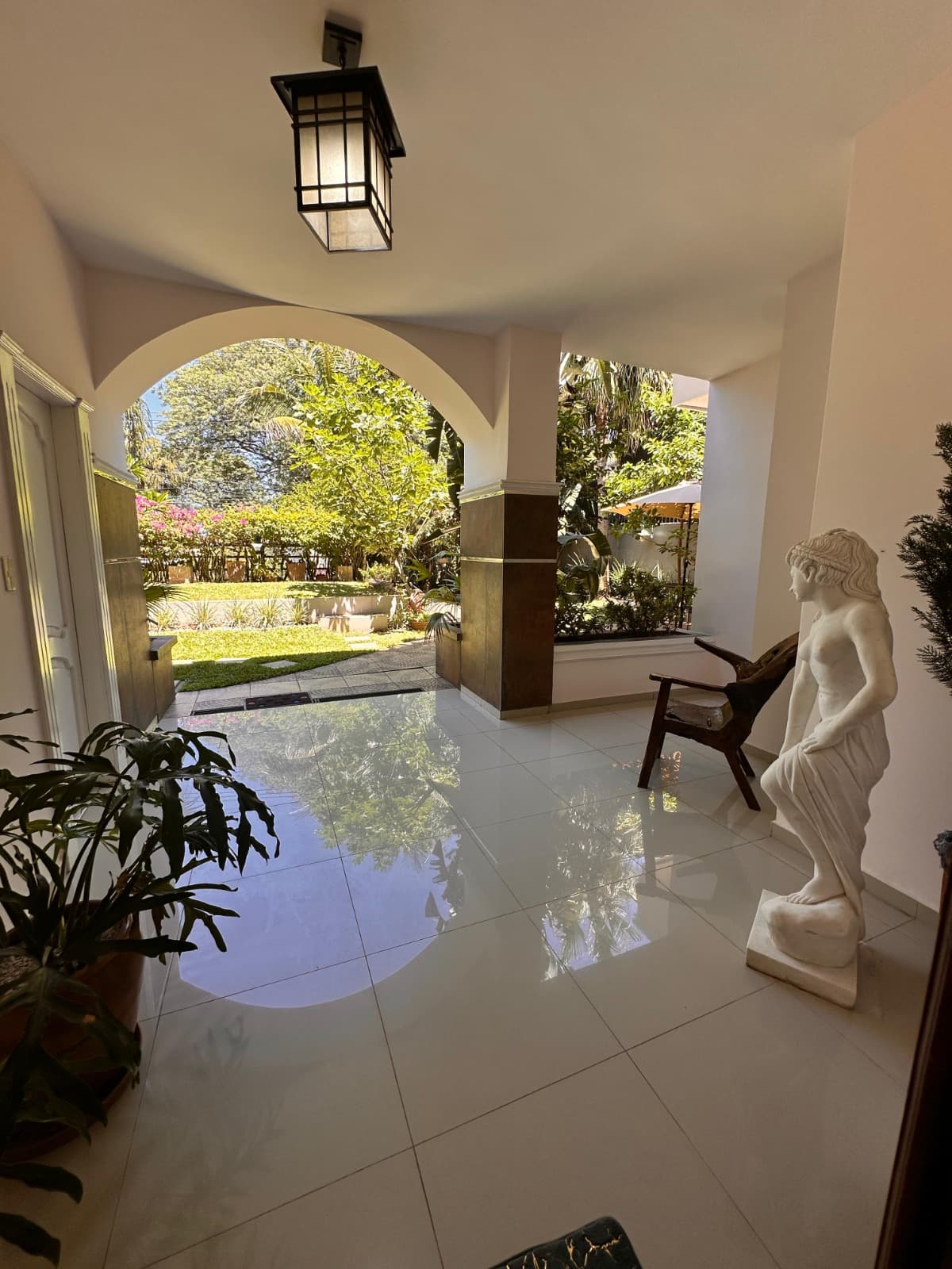 En Venta Lujosa Casa en Asunción Las Lomas – 2