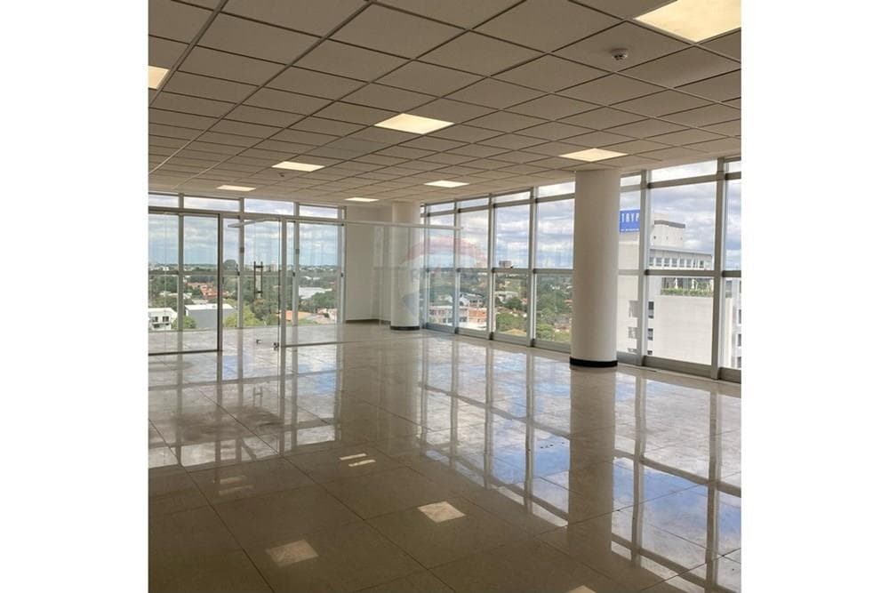 Alquilo oficina en Edificio Sky Center - Eje corporativo – 2