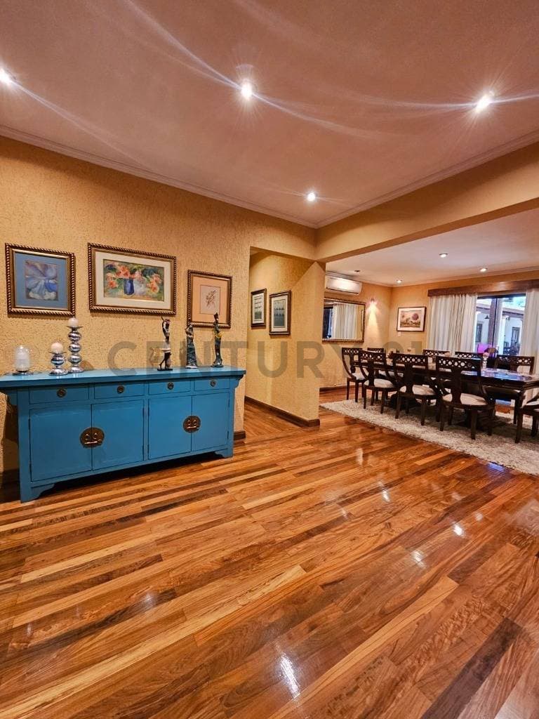 EN VENTA AMPLIA RESIDENCIA EN SAN LORENZO - ZONA LAGUNA GRANDE – 3