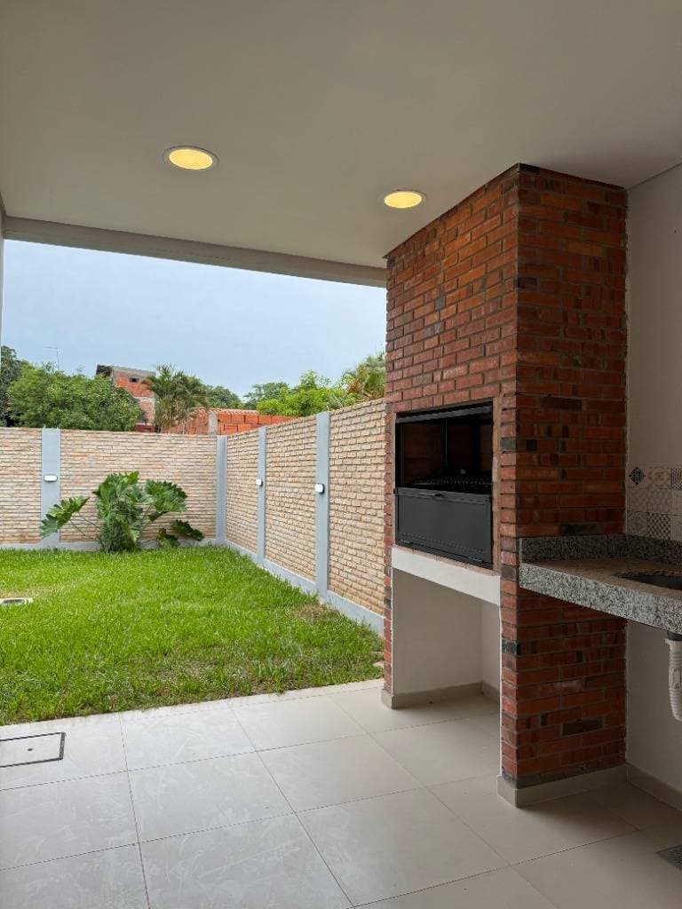 VENDO HERMOSA CASA