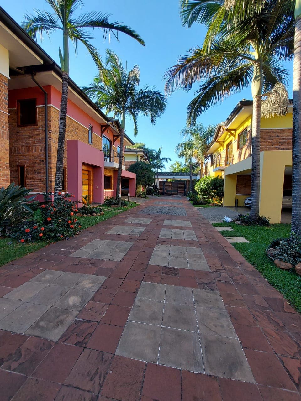 Alquiló Casa Moderna en Condominio Cerrado – 2